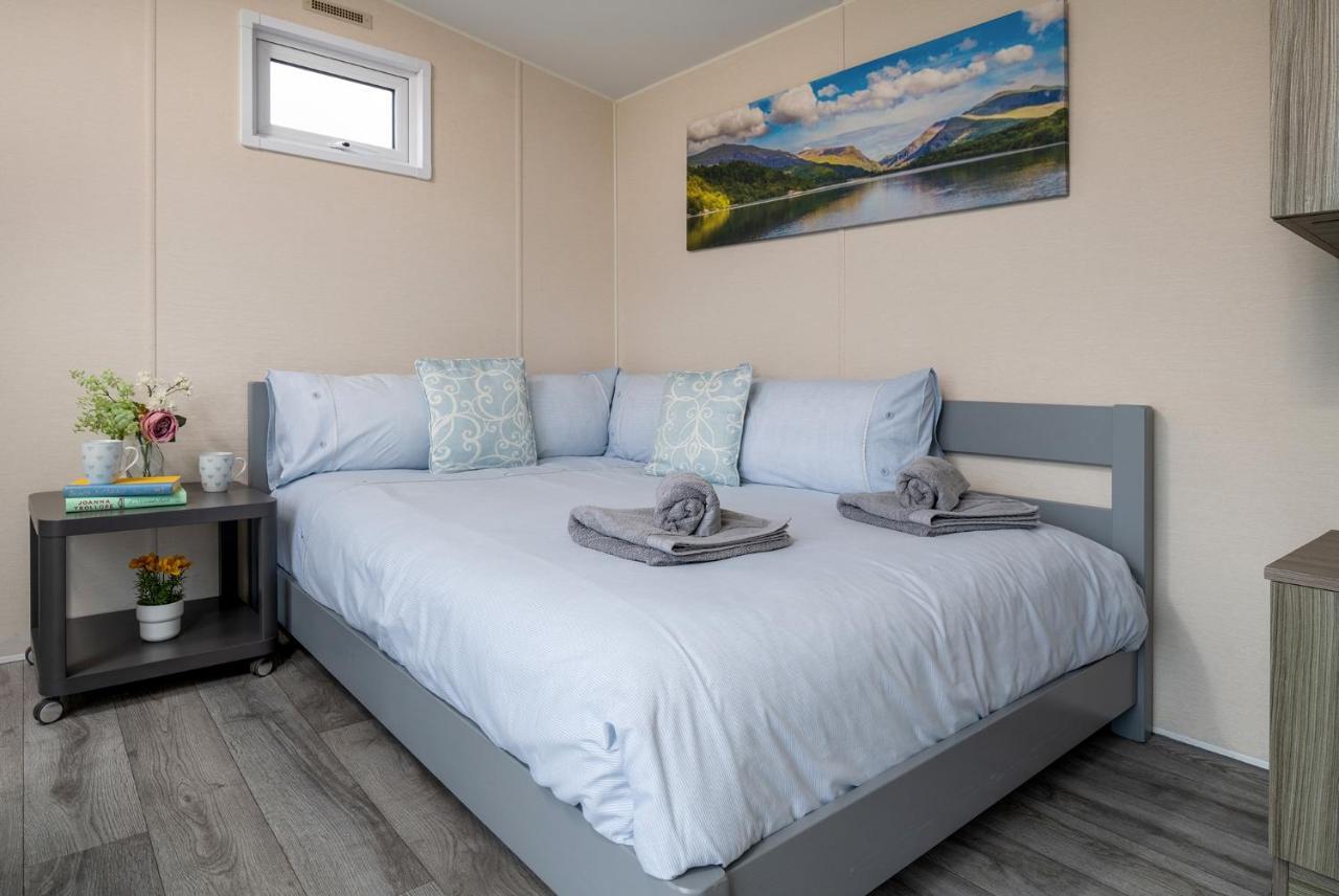 Waenfechan Glamping With Hot Tubs Colwyn Bay Exterior foto