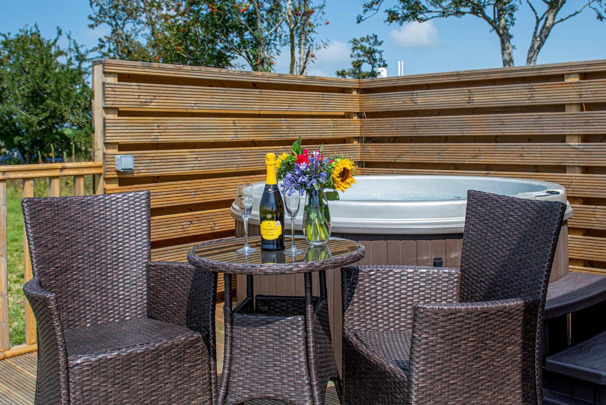 Waenfechan Glamping With Hot Tubs Colwyn Bay Exterior foto