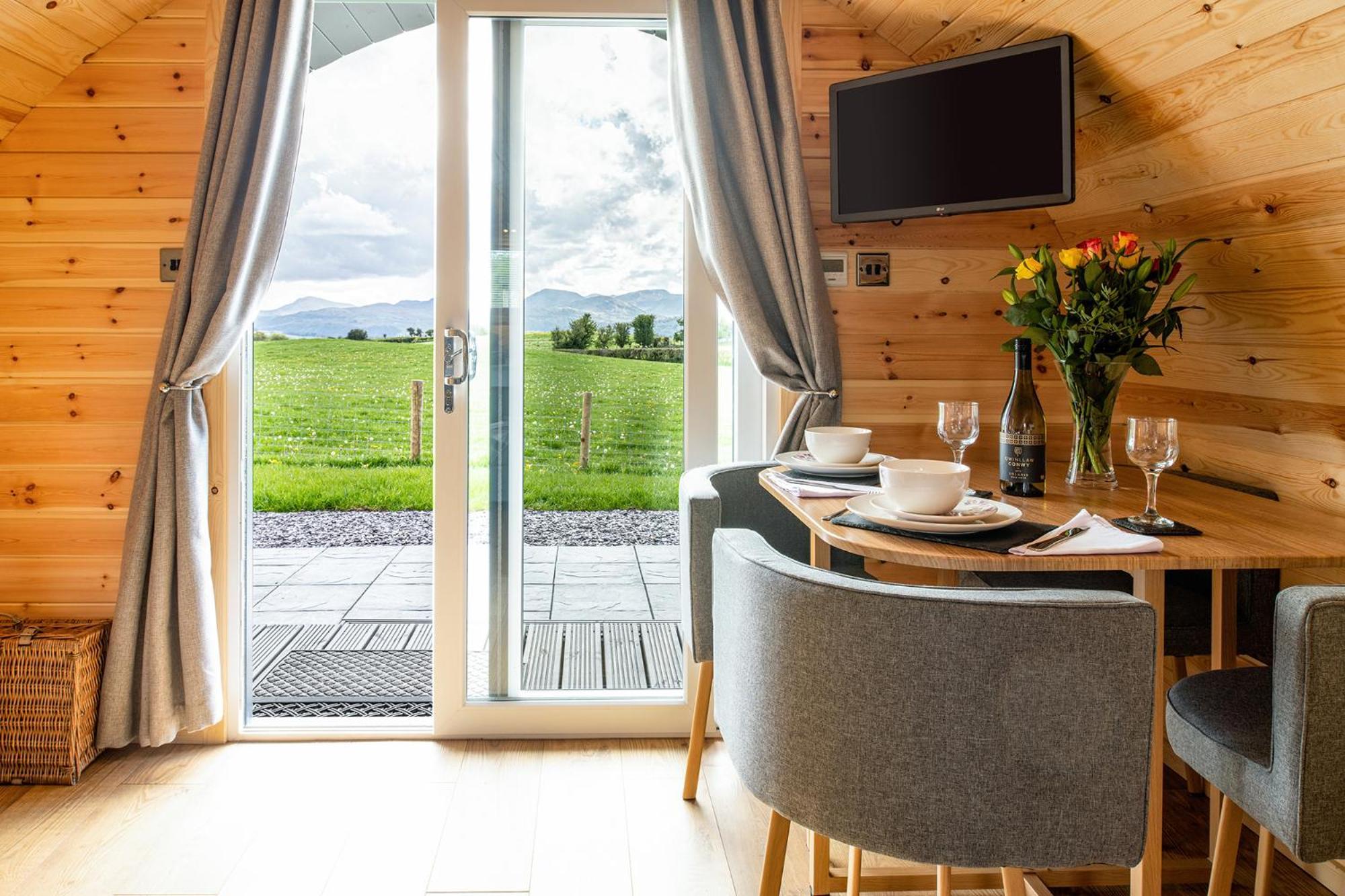 Waenfechan Glamping With Hot Tubs Colwyn Bay Exterior foto
